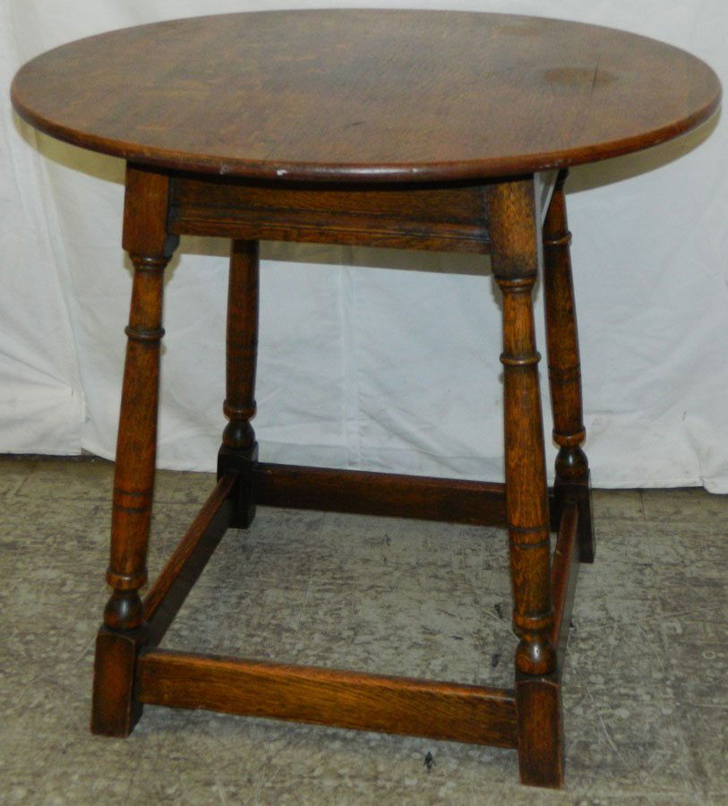 TOC English oak stretcher base cricket table. (1 of 1)