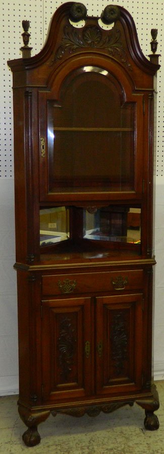 Small mahogany corner cabinet (1 of 3)