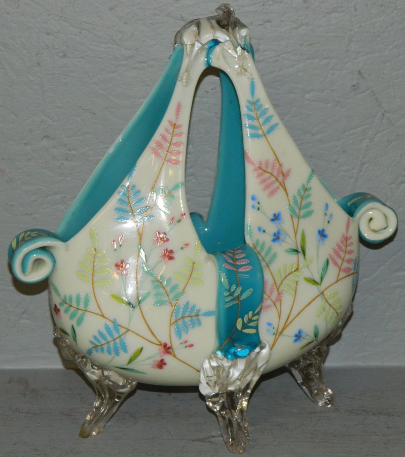 Fantastic Art glass footed basket (1 of 4)