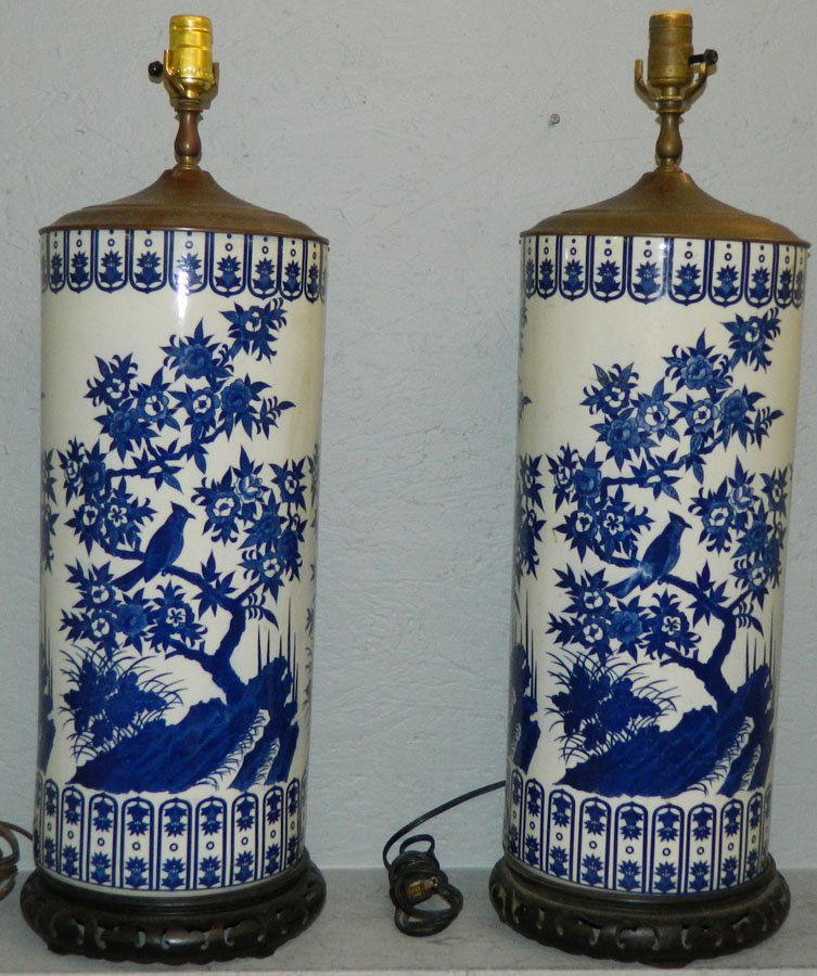 Large pair of Chinese porcelain lamps. (1 of 1)