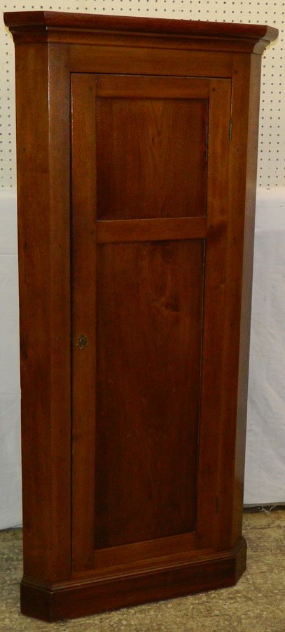 19th C. American diminutive wal. corner cabinet. (1 of 3)