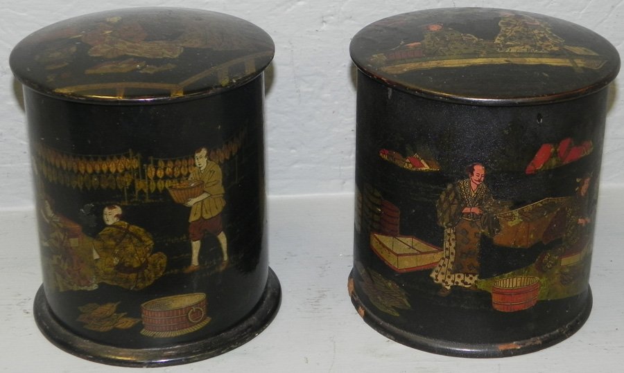 Pair of papier mache Chinoiserie collar boxes.: Pair of papier mache Chinoiserie collar boxes. 5 1/4" tall.