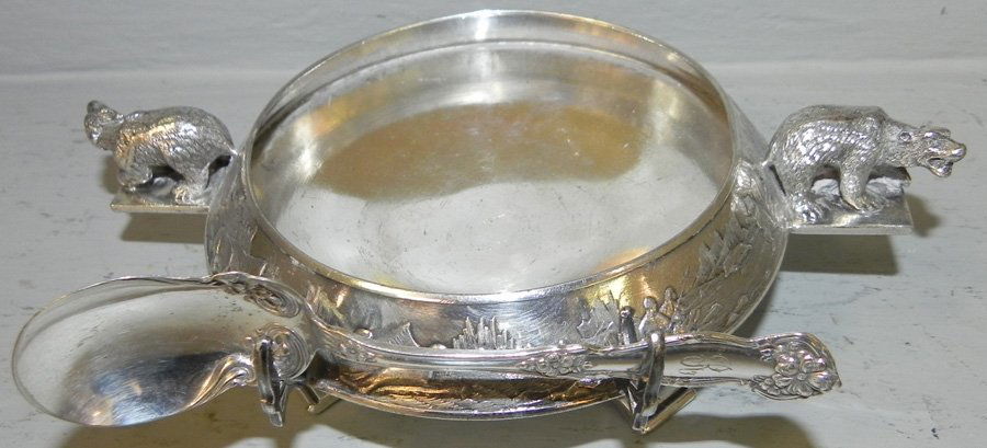 SP nut dish by Robert & Smith with nut spoon.: Silver plate nut dish by Robert & Smith with bear motif and nut spoon. 9" wide x 2 1/2" tall.