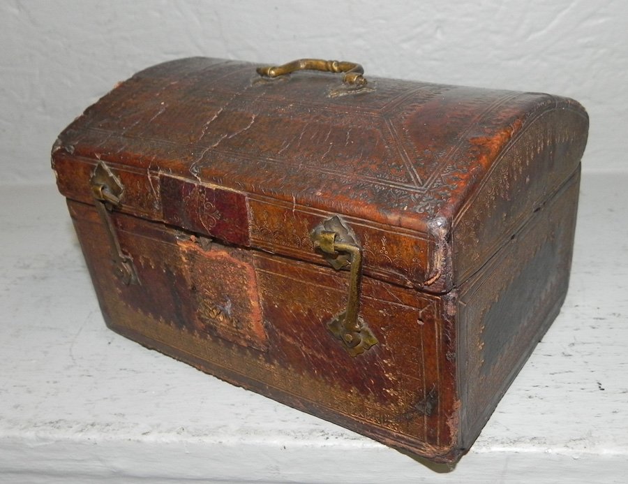 18th C. tooled leather box.: 18th C. tooled leather box. 4 1/2" x 6 1/4".