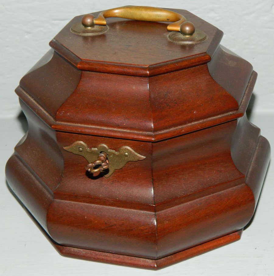 Colonial Williamsburg tea caddy (1 of 2)