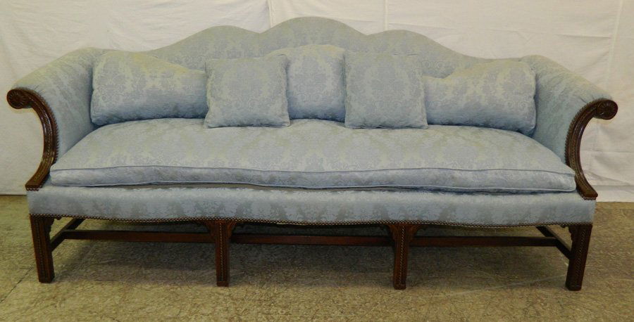 Henredon straight leg mahog. Chippendale sofa. (1 of 3)