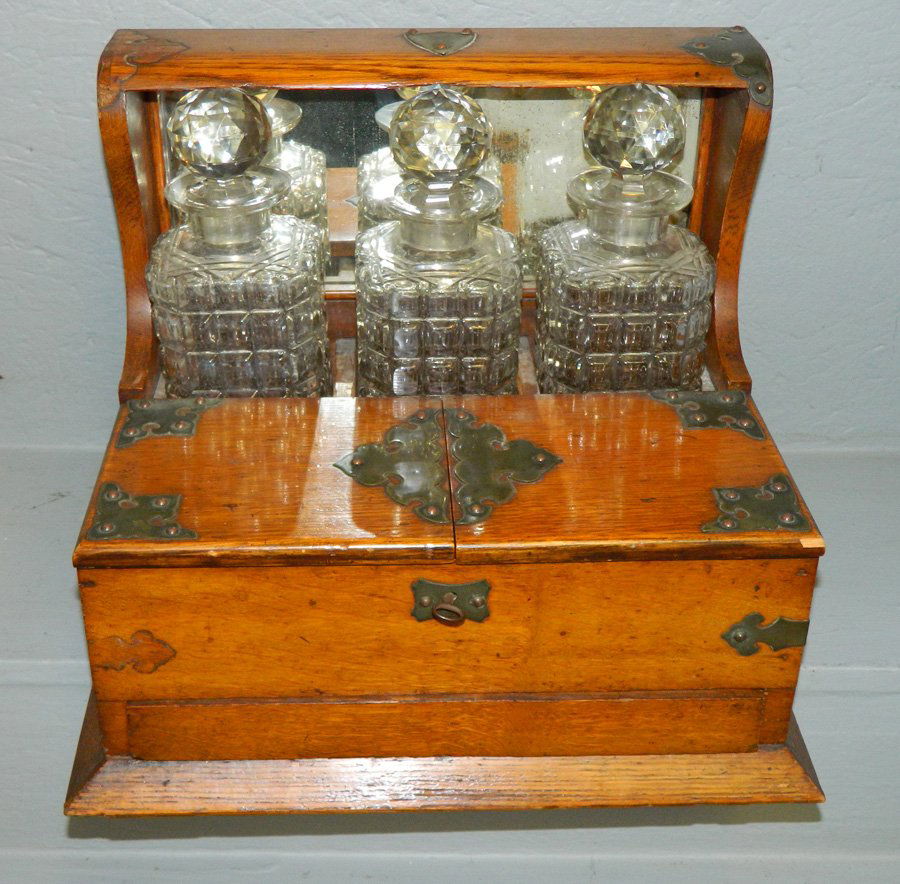 3 bottle English oak Tantalus set (1 of 2)