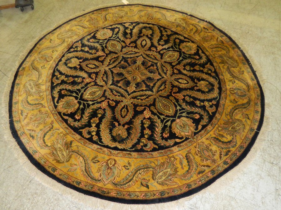 8'10" Round Persian Rug