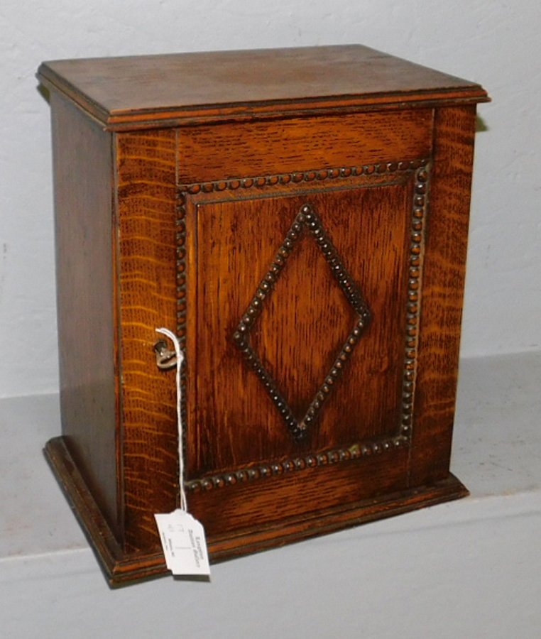 Oak Humidor Cabinet. (1 of 2)