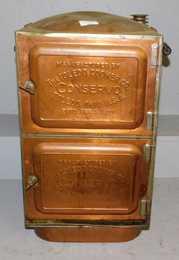 Early copper Toledo Cooking Company Dutch oven. (1 of 1)