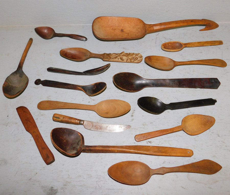 16 pieces wooden kitchen ware. To 16" long. (1 of 1)