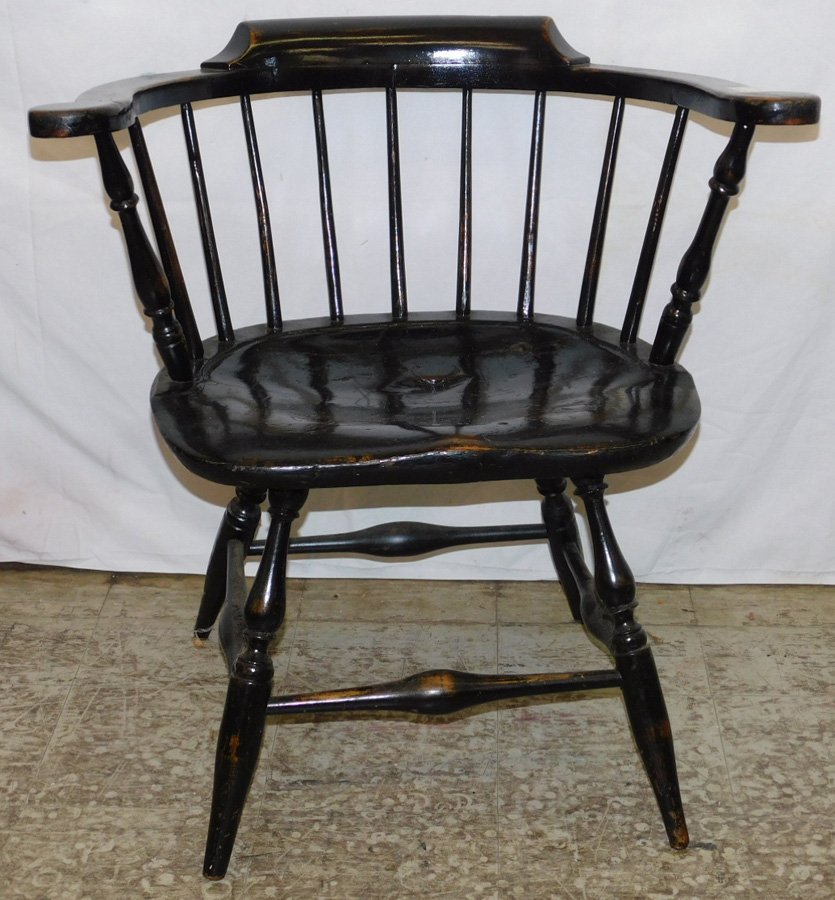 Early Windsor captains chair. 28" tall.: Early Windsor captains chair. 28" tall.