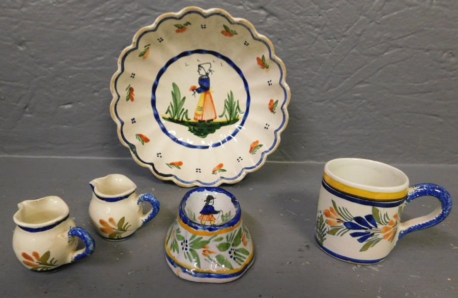 2 Quimper mini pitchers, bowl, salt cellar, & cup.: 2 signed Quimper miniature pitchers, bowl, salt cellar, and cup. 1 1/2" to 2" tall.