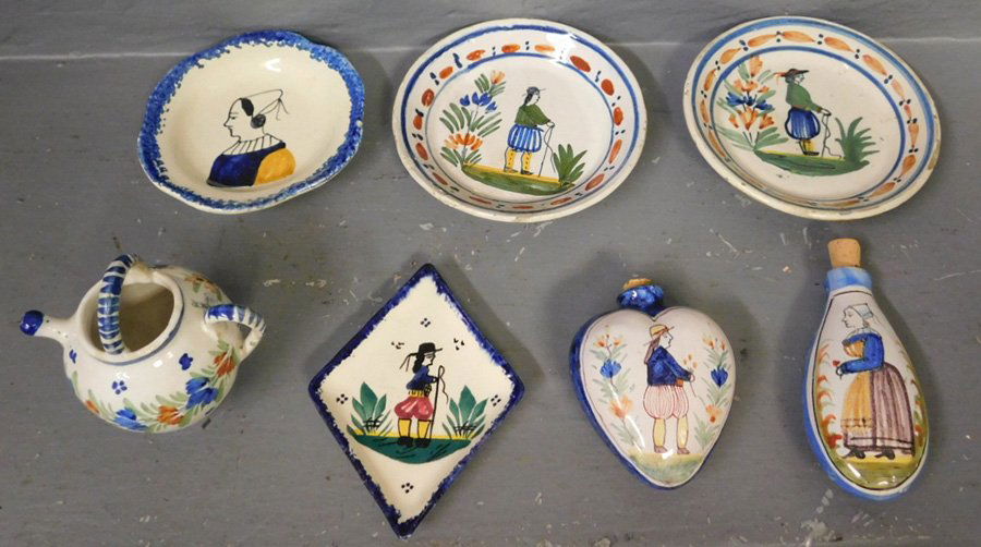 4 sm signed Quimper dishes, 2 bottles & pitcher.: 4 small signed Quimper dishes, 2 bottles and pitcher. 4 3/4" dia.