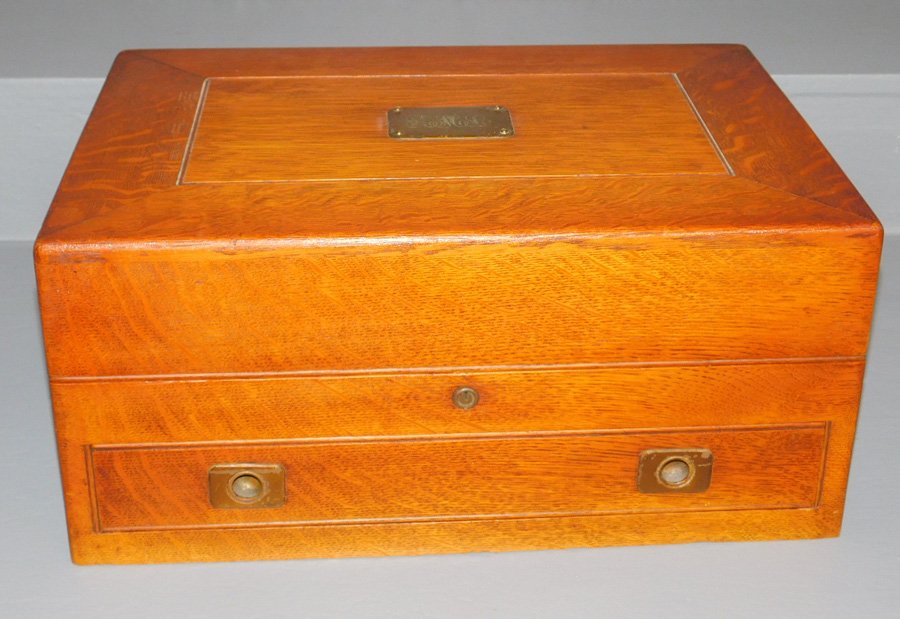 English oak silverware box.: English oak silverware box. 18 3/4" wide x 12 3/4" deep x 8 3/4" tall.