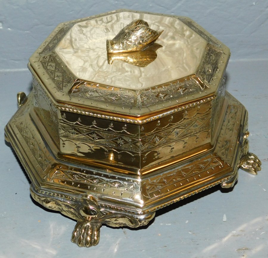 Cast brass Mottahedeh box. 4 1/2" tall.: Cast brass Mottahedeh box. 4 1/2" tall.