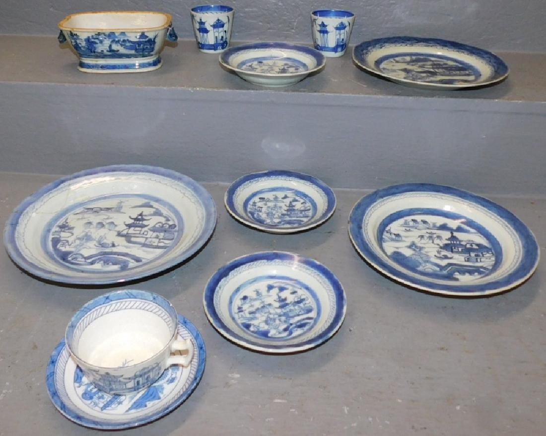 13 pieces early Blue and white Canton. (1 of 2)