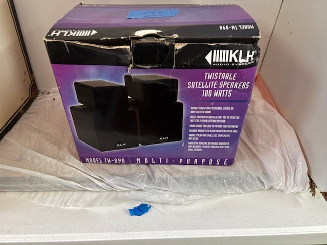KLH Twistable Satellite Speakers (1 of 4)