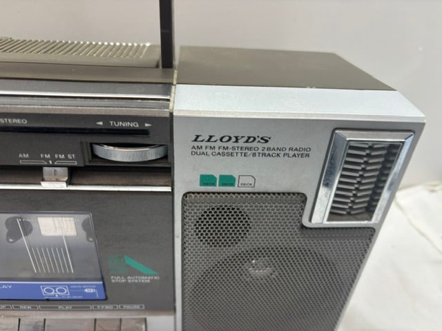 Lloyds Boombox - 3