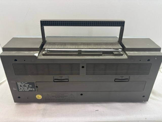 Lloyds Boombox - 7