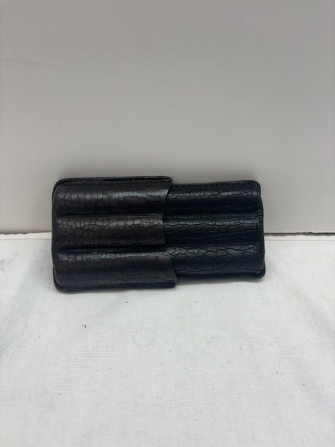 Black Leather Cigar Holder (1 of 4)
