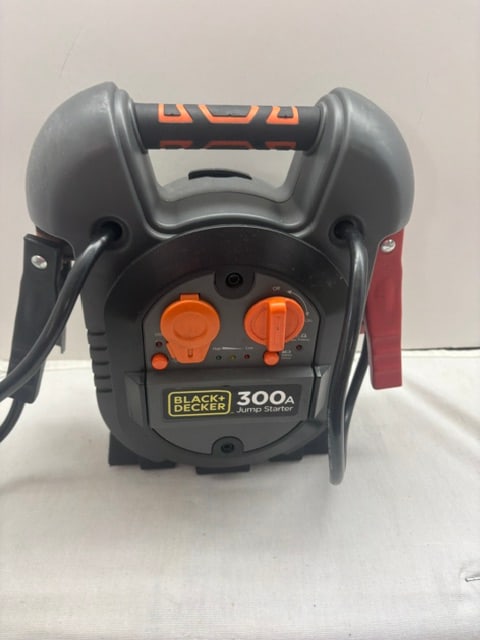 Black and Decker Jump Box: 300A looks like new Model number J322B
