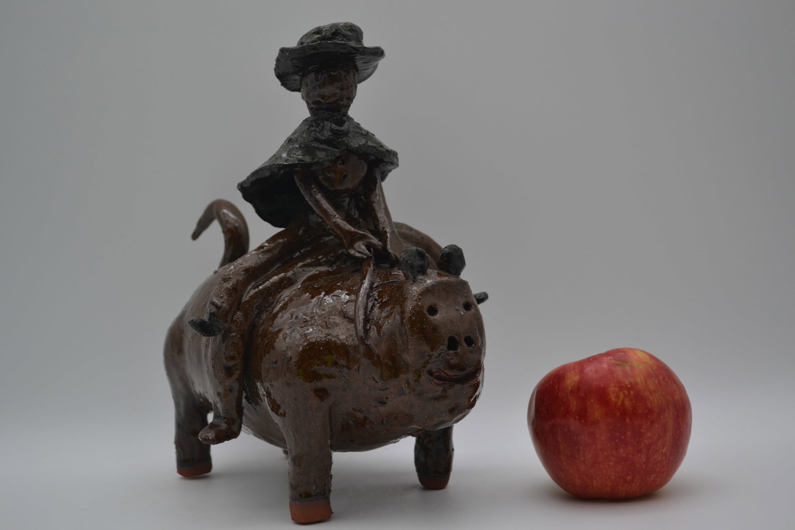 Flossie and Reggie Meaders Figural (1 of 10)