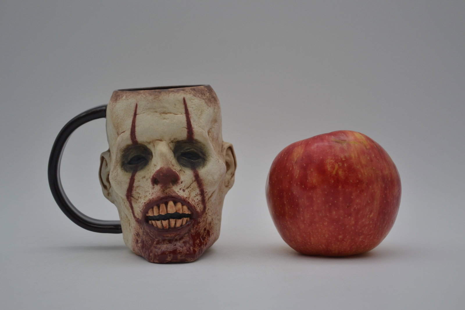 Turkey Merck #15 Penny Mummy Face Mug: A limited-edition Penny Mummy face mug by Turkey Merck, created in 2023. This highly collectible and highly sought-after piece is a scarce example from one of Turkey’s popular limited series. Number