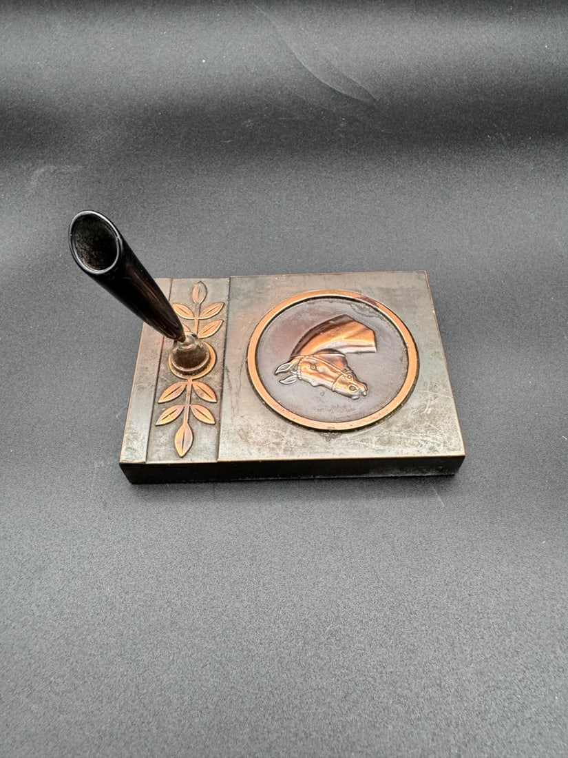 Vintage Equestrian Pen Stand - 3