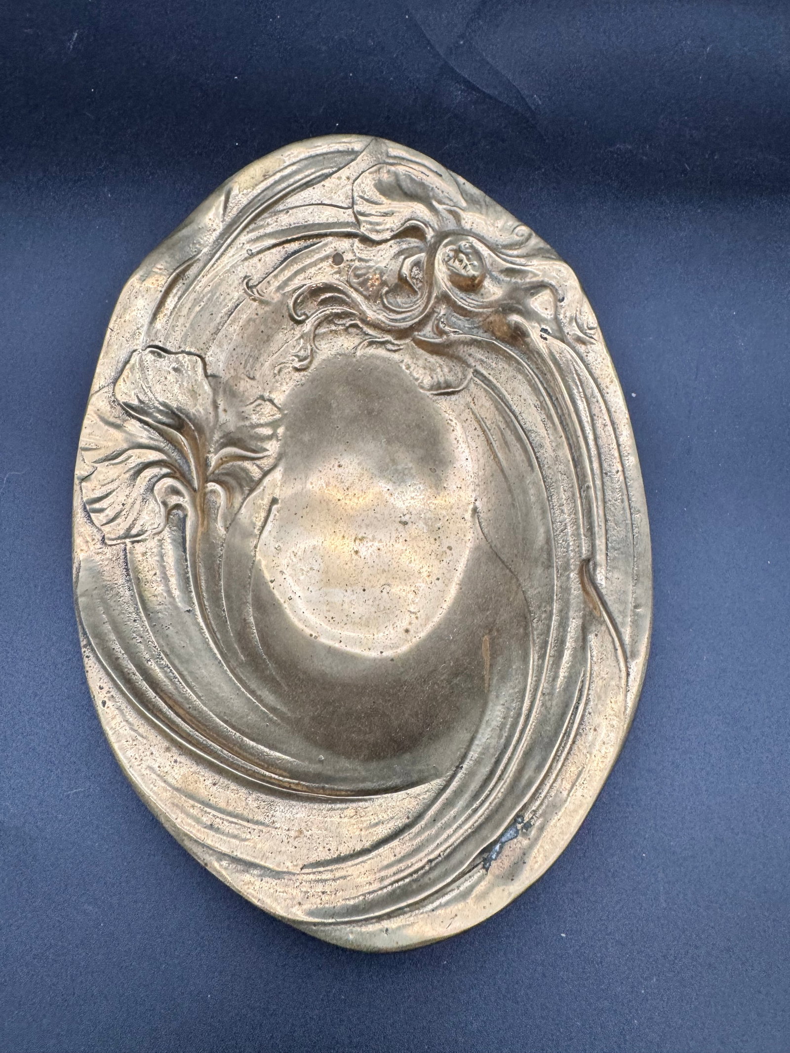 Antique American Art Nouveau Pewter & Brass Figural Tray / Trinket Dish with Iris Flowers: Antique American Art Nouveau Pewter & Brass Figural Tray which Las serves as an elevated trinket dish with a historical origination. The raised tray reflects a design bearing a woman emerging from