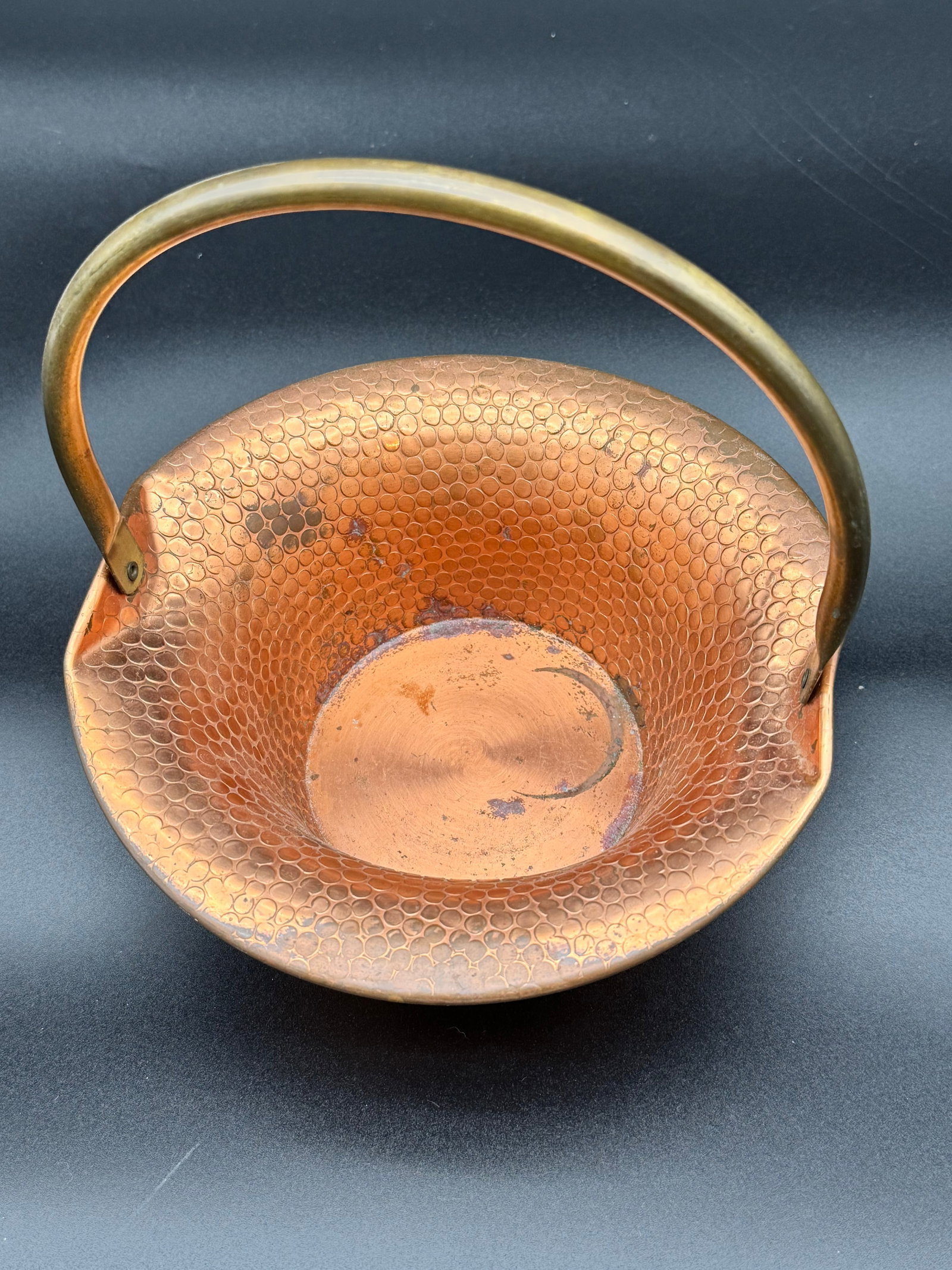 Vintage Handcrafted Hammered Copper Basket with Brass Handle - 3