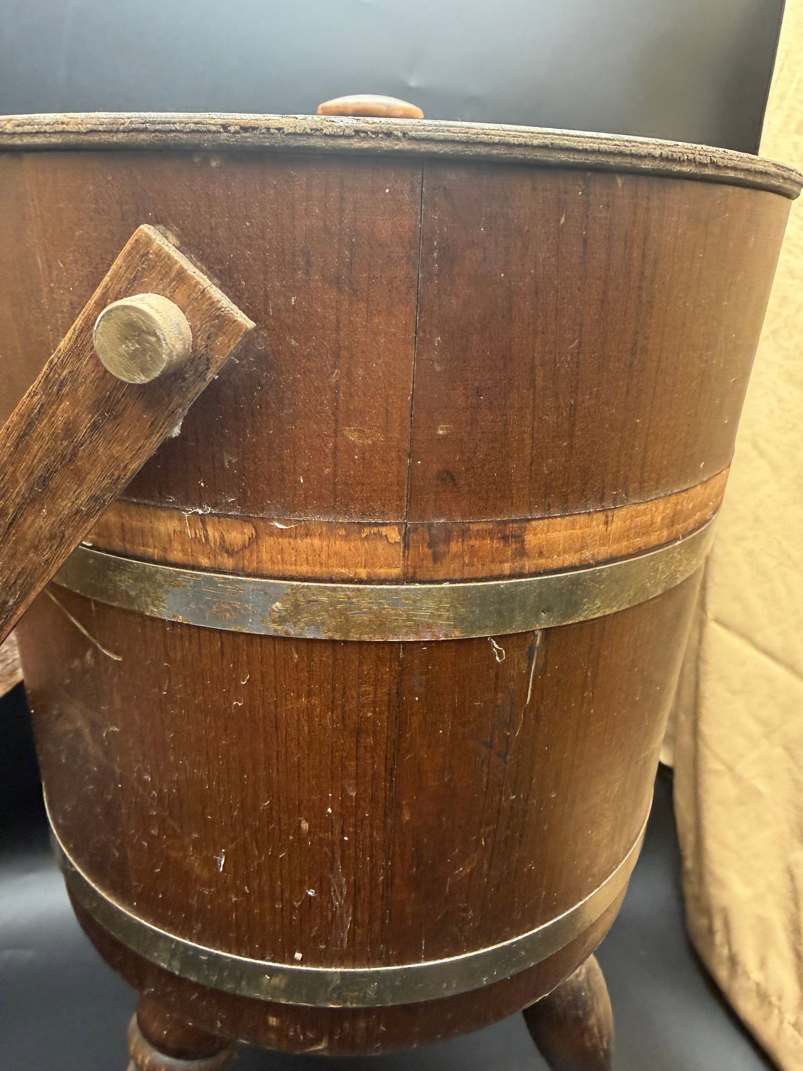 Decorative 3 Legged Lidded Barrel - 5