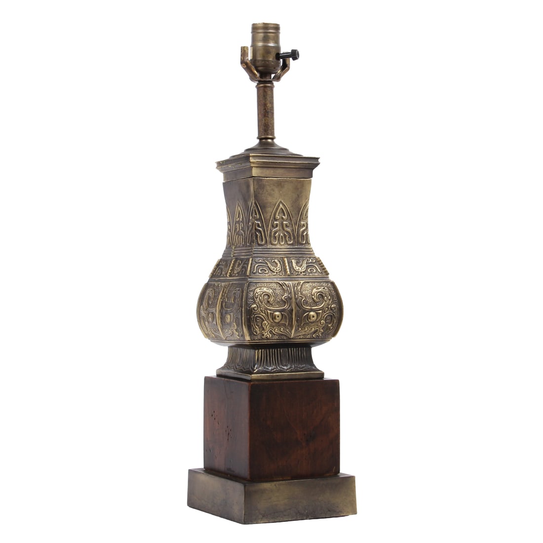Frederick Cooper Embossed Brass Mid-Century Chinese Style Lamp (1 of 7)