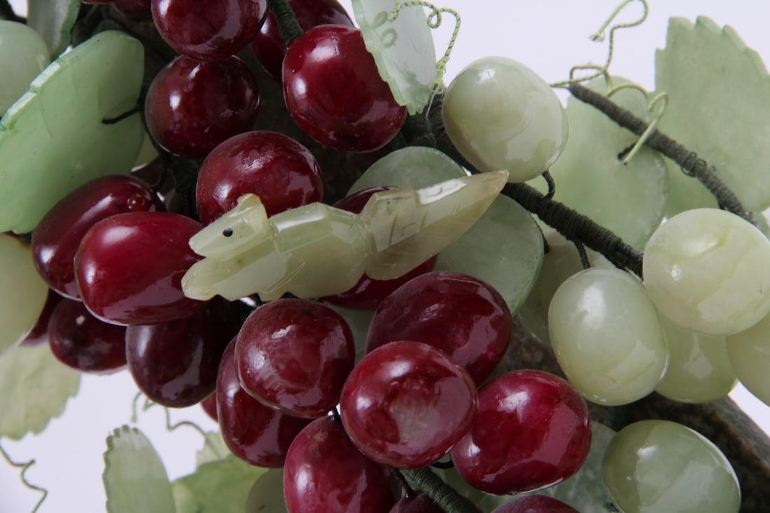 Jade Grape Tree Sculpture - 4