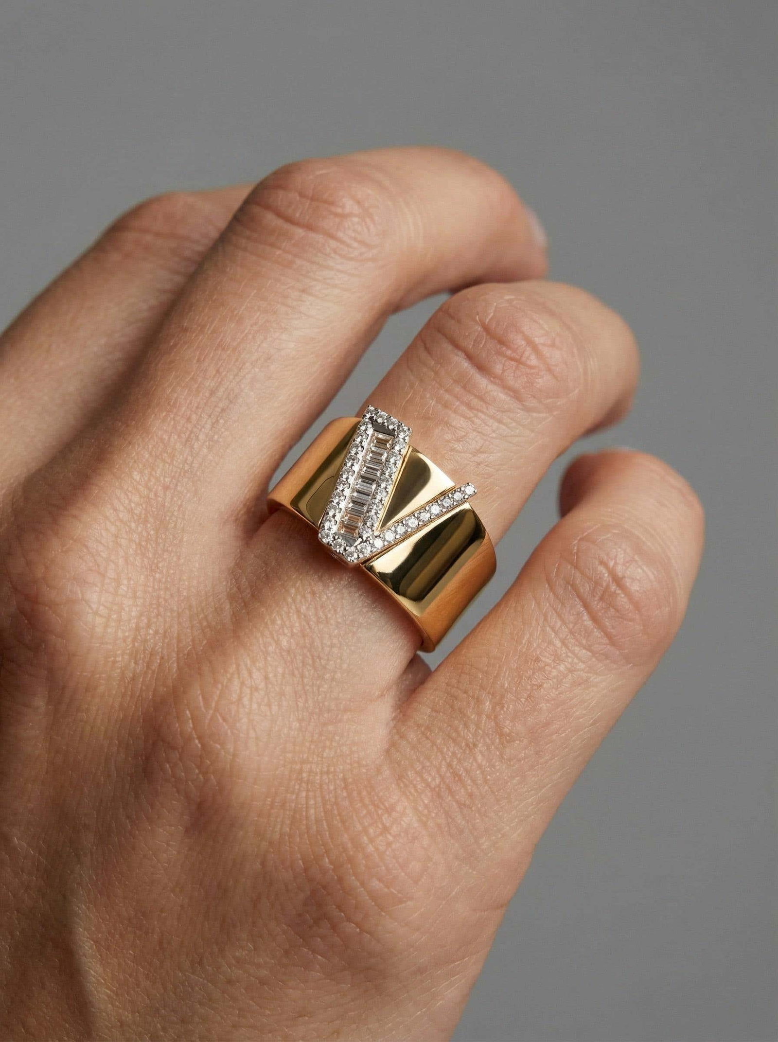 V Initial Baguette Diamond Cigar Ring - 2