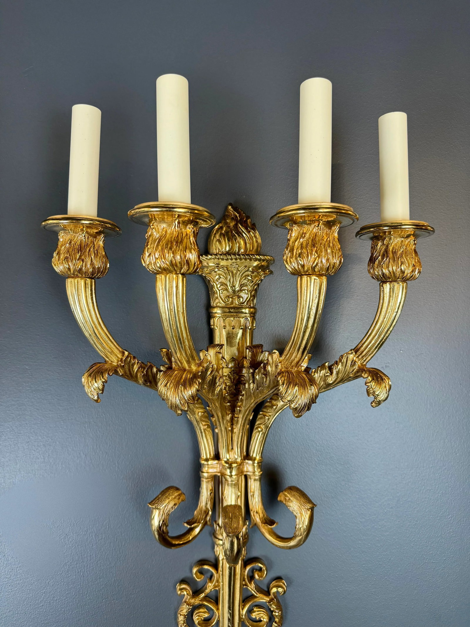 21st Century Large Art Deco Tradition Gold Brass Wall Lamp - 3