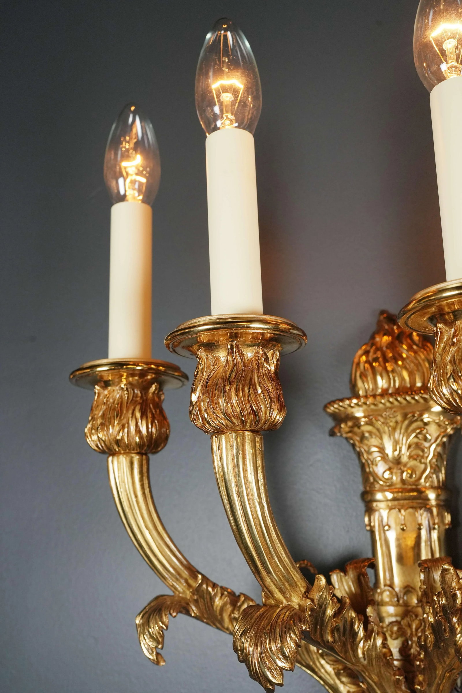 21st Century Large Art Deco Tradition Gold Brass Wall Lamp - 8