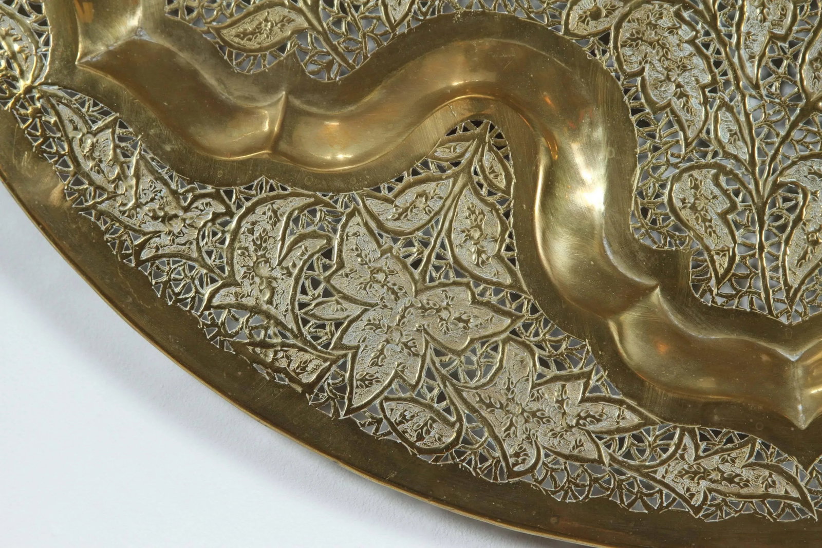 Mid Century Anglo Raj Hanging Hammered Polished Brass Tray - 7