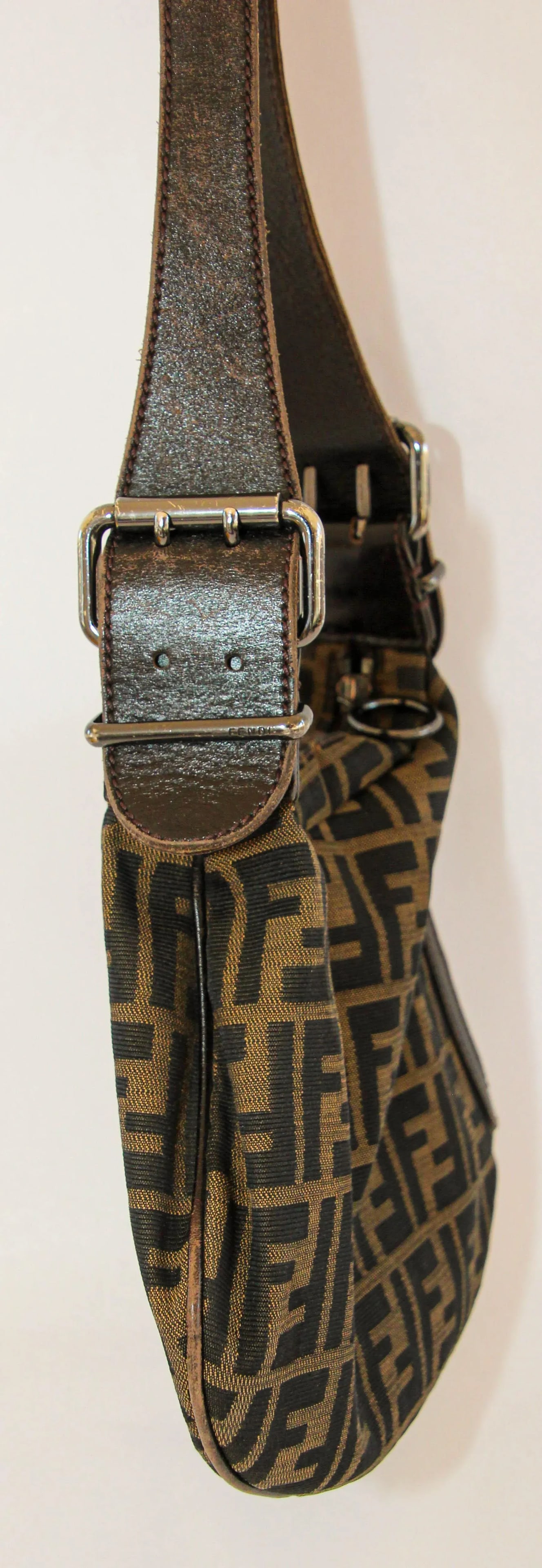 Fendi Oyster FF Print Shoulder Hobo Bag - 2