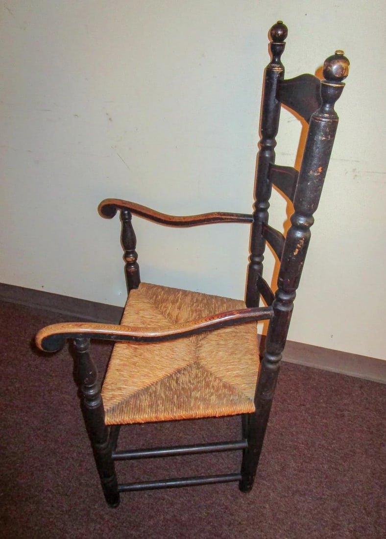 18thc American Stenciled Ladderback Chair With Rush Seat and Original Finish - 3