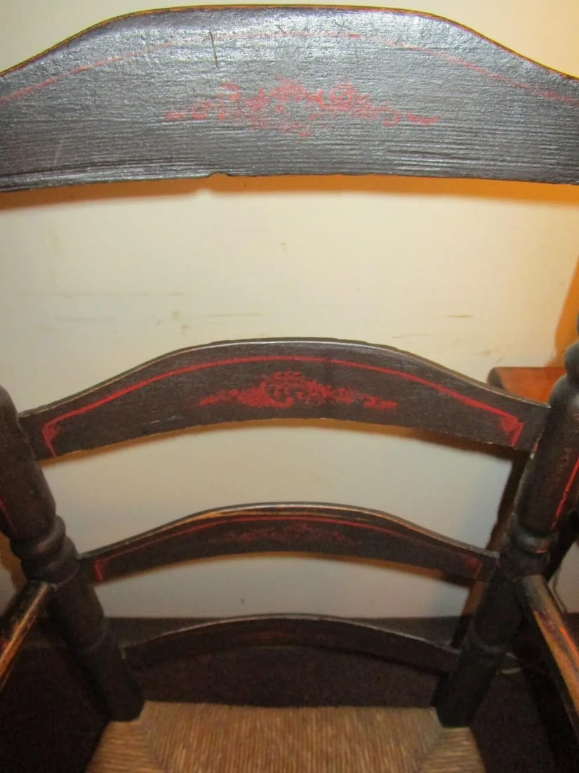 18thc American Stenciled Ladderback Chair With Rush Seat and Original Finish - 4