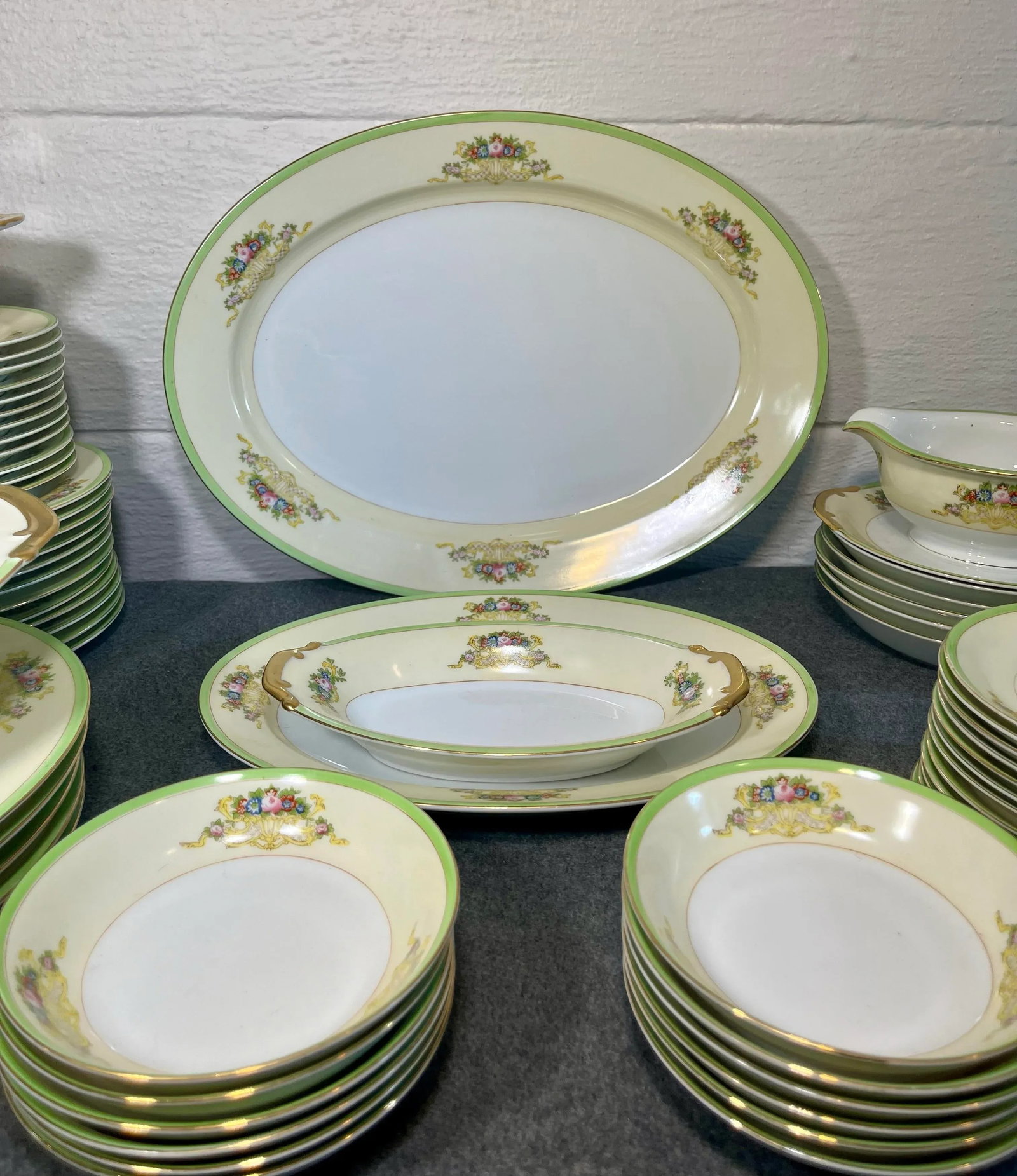 65 Piece Early 20th Century Green Dinnerware Set by Meito China, Japan - 5