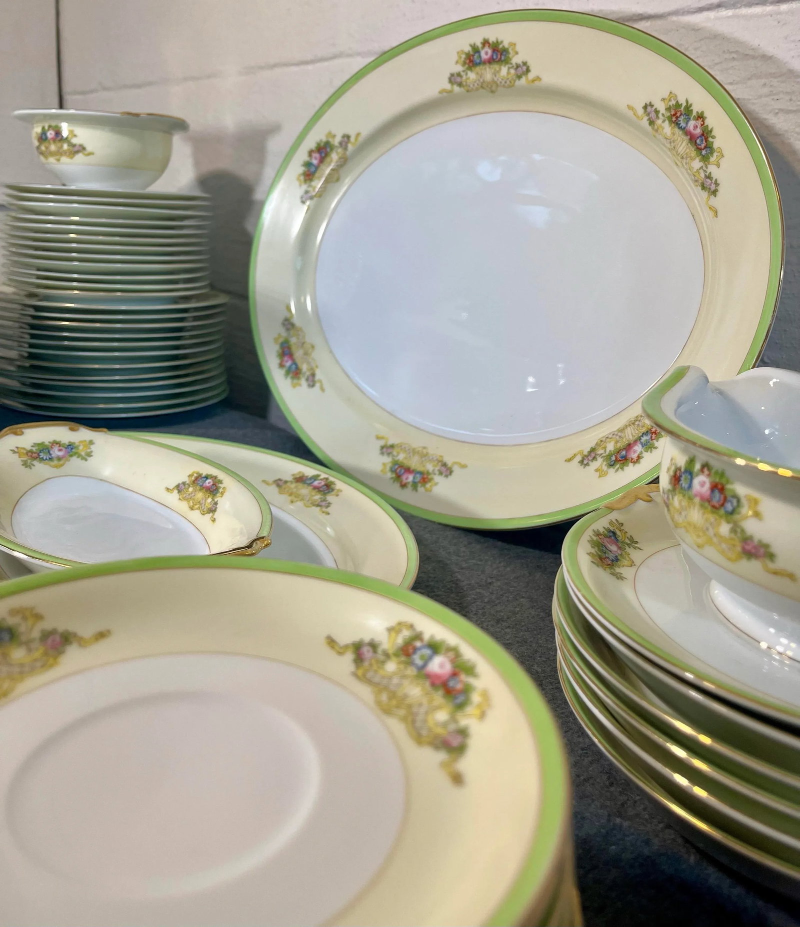 65 Piece Early 20th Century Green Dinnerware Set by Meito China, Japan - 6