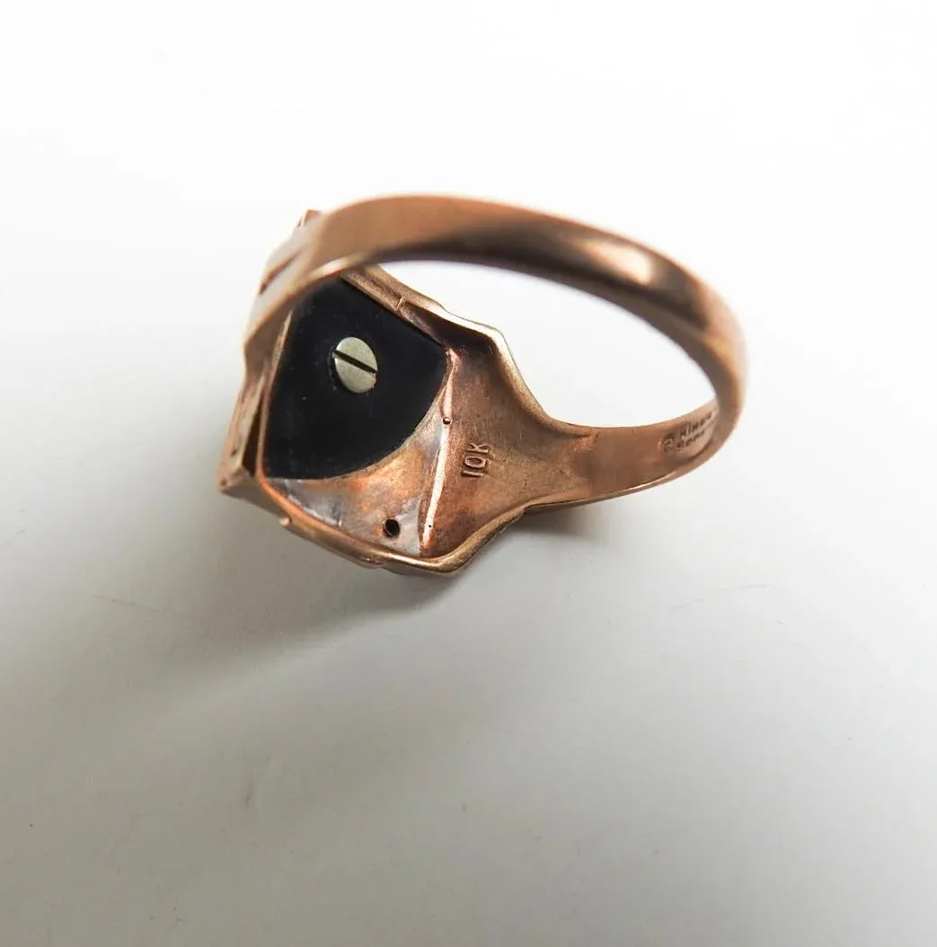 Early 20th Century Kinsley 10k Gold Onyx Initial Ring - 5
