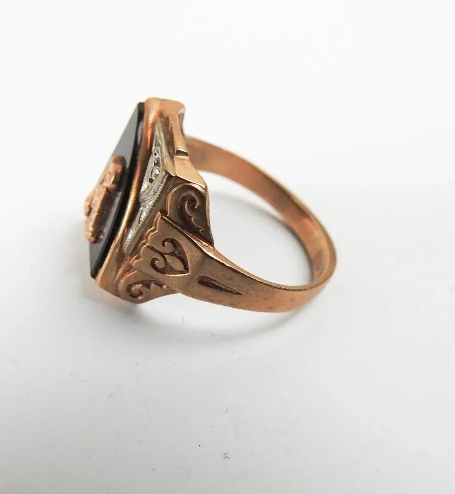 Early 20th Century Kinsley 10k Gold Onyx Initial Ring - 7
