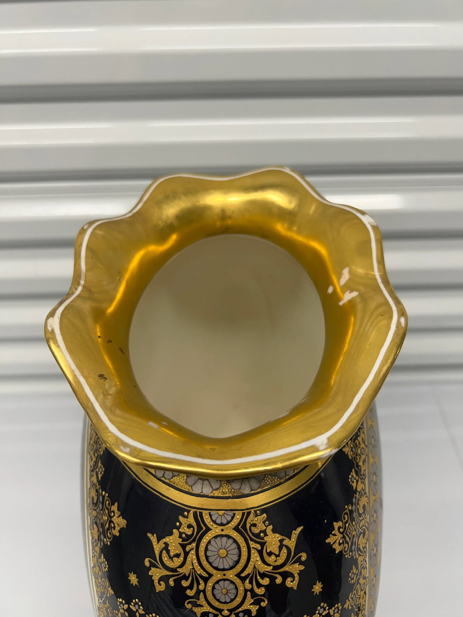 Exhibition Quality English Coalport Porcelain "Crane" Japonesque Enamel Vase - 7