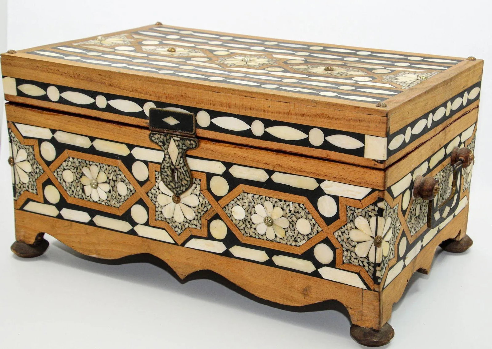 Moroccan Dowry Box Inlaid With White Camel Bone Rectangular Carved Wood Trunk - 12