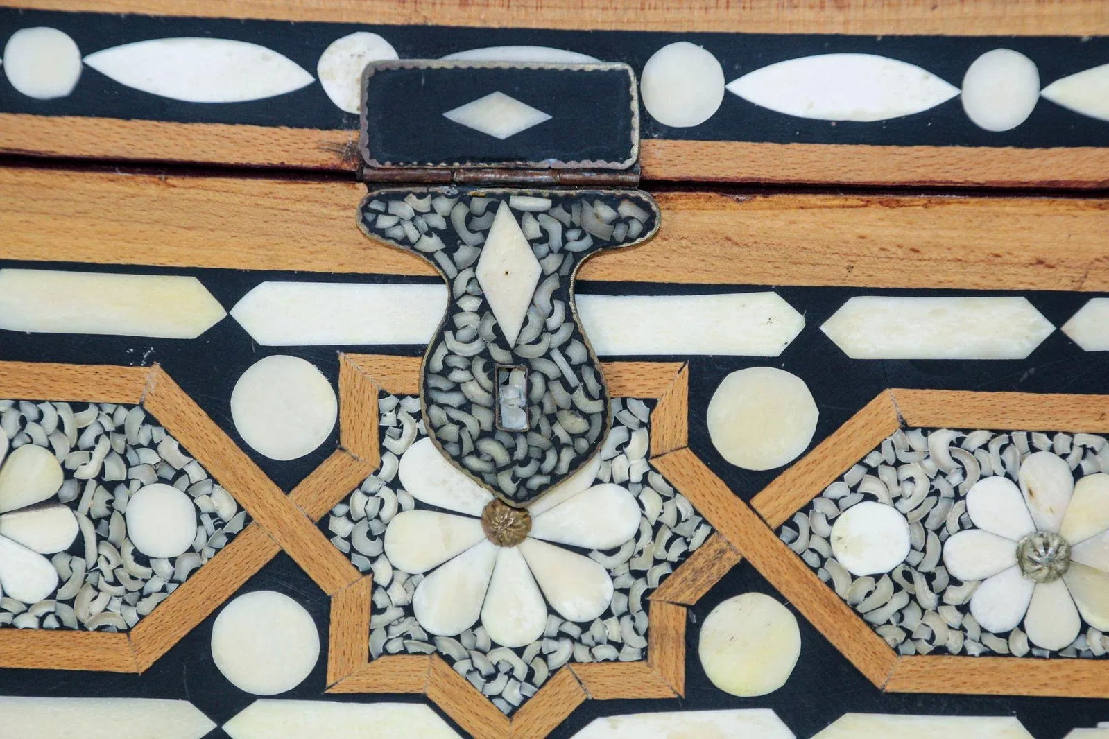 Moroccan Dowry Box Inlaid With White Camel Bone Rectangular Carved Wood Trunk - 6