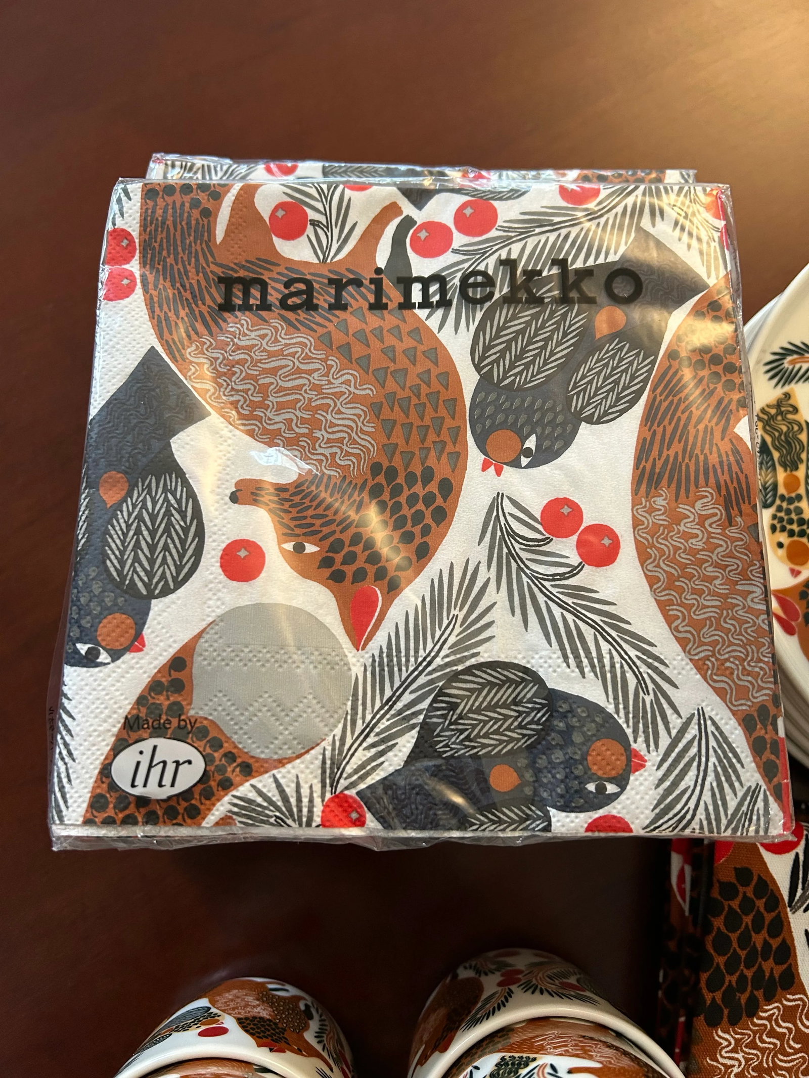 Marimekko Ovia Ketunmarja "Fox Berry" Luncheon Set for 6 - 32 Pieces - 5