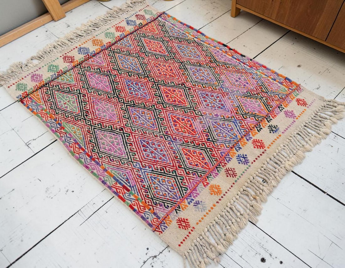 Vintage Hand Woven Kilim Rug. Turkish Jajim Wool Kilim Sofreh Deco Rug Embroidered - 3"²5"³ - 4